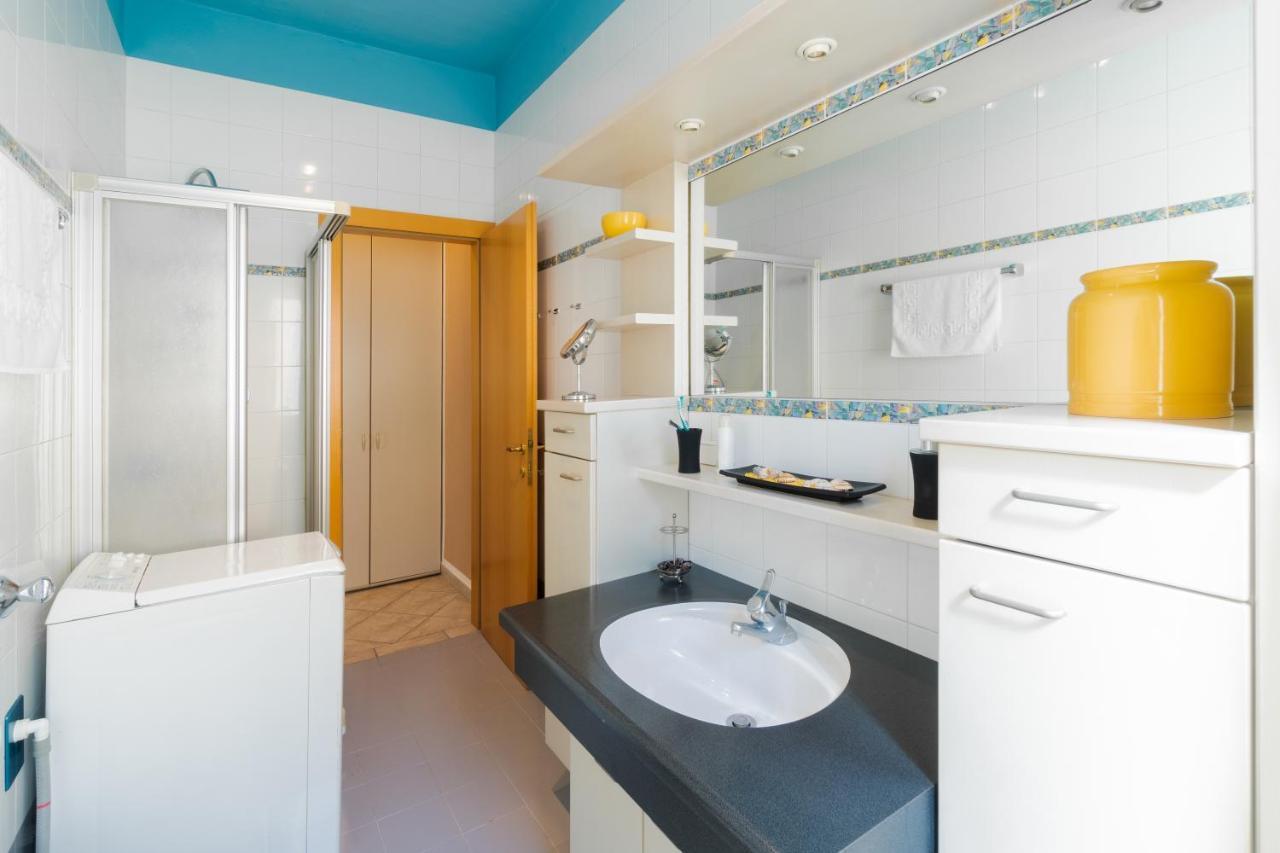 Appartement Viale Della Repubblica Free Parking E Wifi 1 Minute To Garda