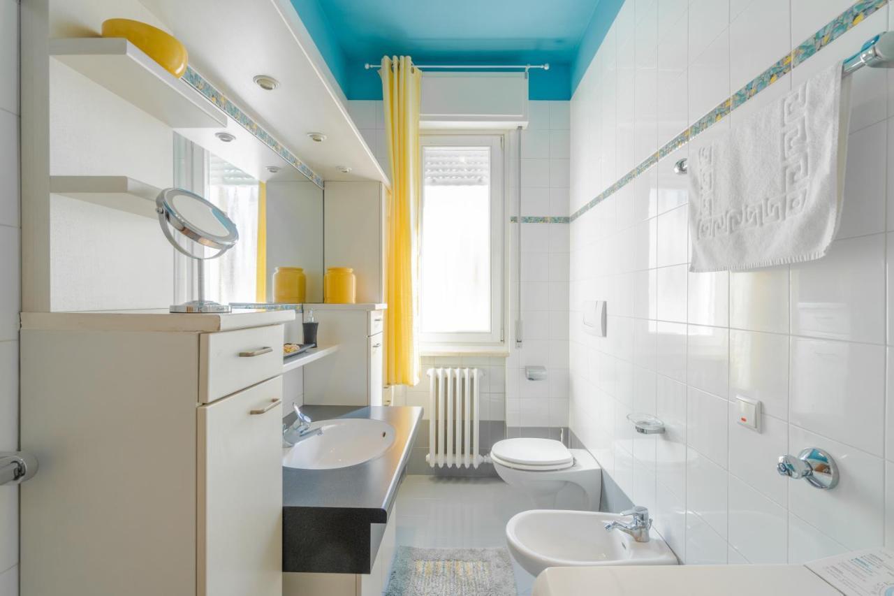 Appartement Viale Della Repubblica Free Parking E Wifi 1 Minute To Garda