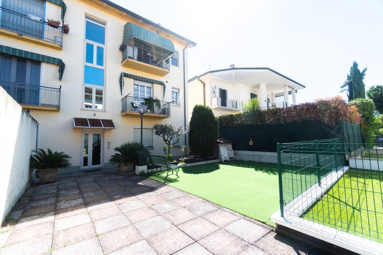 Viale Della Repubblica Free Parking E Wifi 1 Minute To Garda Peschiera del Garda